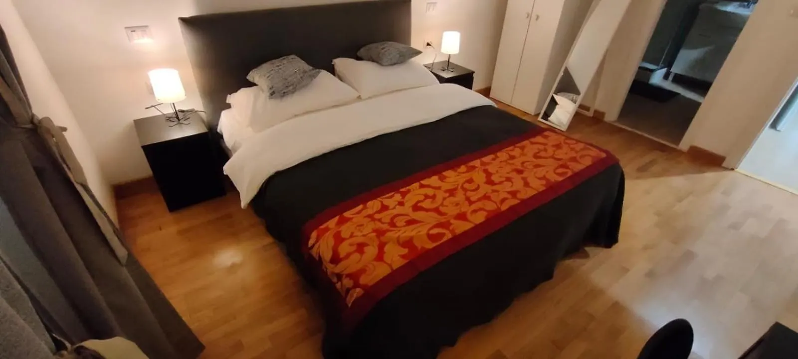 B&B Lorenzo 7Hillsrome