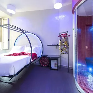 Irooms Pantheon לינה וארוחת בוקר